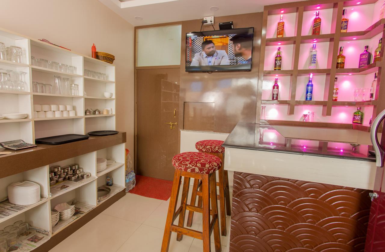 Oyo 136 Hotel Om Plaza Kathmandu Ngoại thất bức ảnh