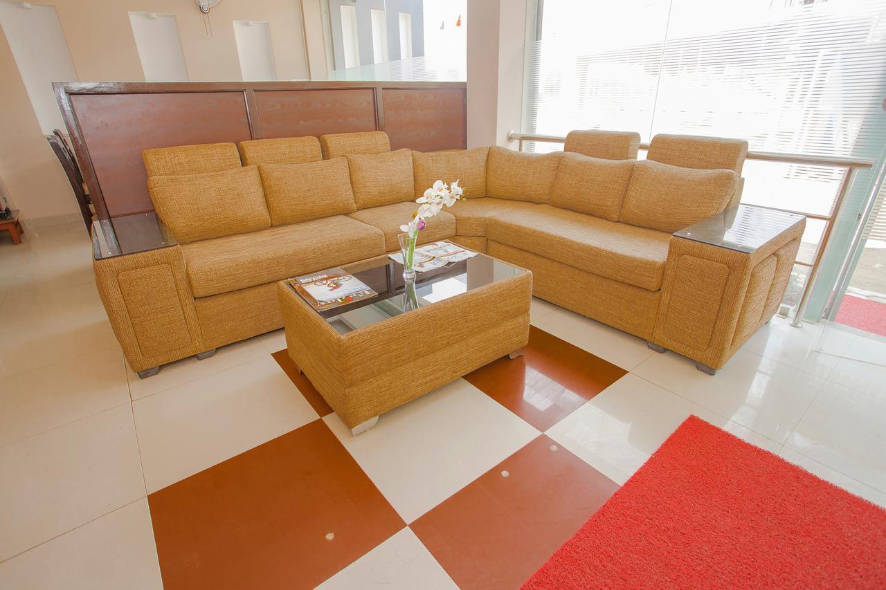 Oyo 136 Hotel Om Plaza Kathmandu Ngoại thất bức ảnh