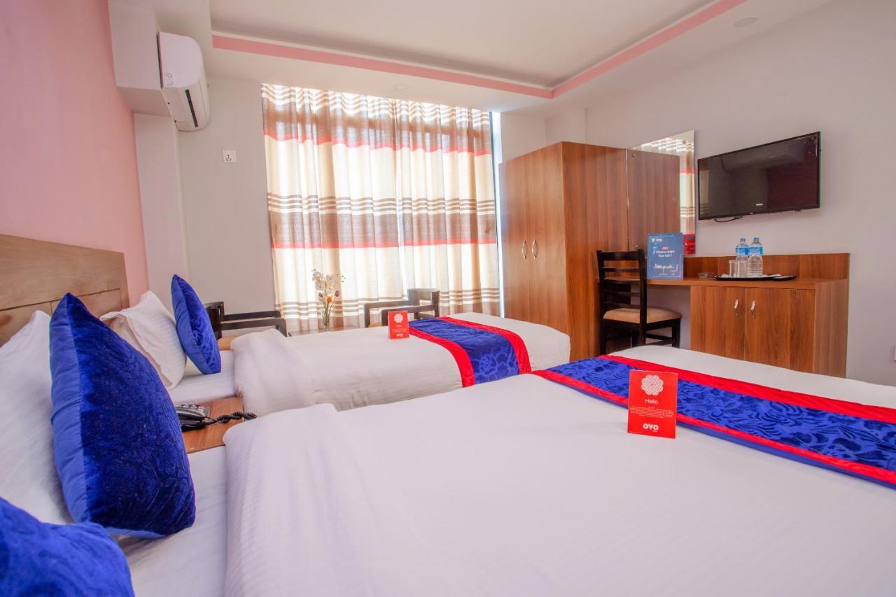 Oyo 136 Hotel Om Plaza Kathmandu Ngoại thất bức ảnh