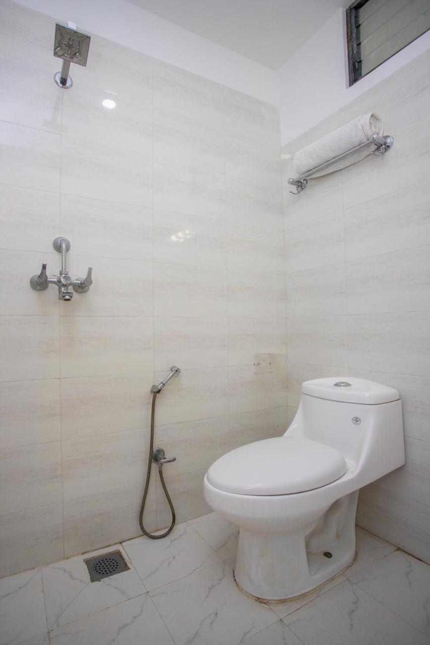Oyo 136 Hotel Om Plaza Kathmandu Ngoại thất bức ảnh
